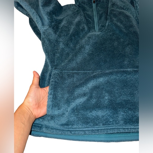 The North Face Furry Fleece Zip Jacket
Women's Size Medium (Teal Blue) Used! - Picture 7 of 8